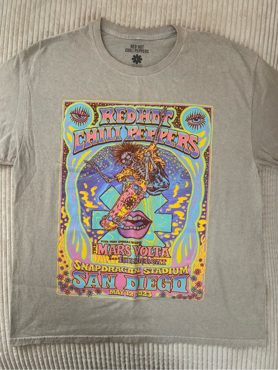 Red Hot Chili Peppers Tops - Red Hot Chili Peppers San Diego Graphic Tee - Taupe Size Large